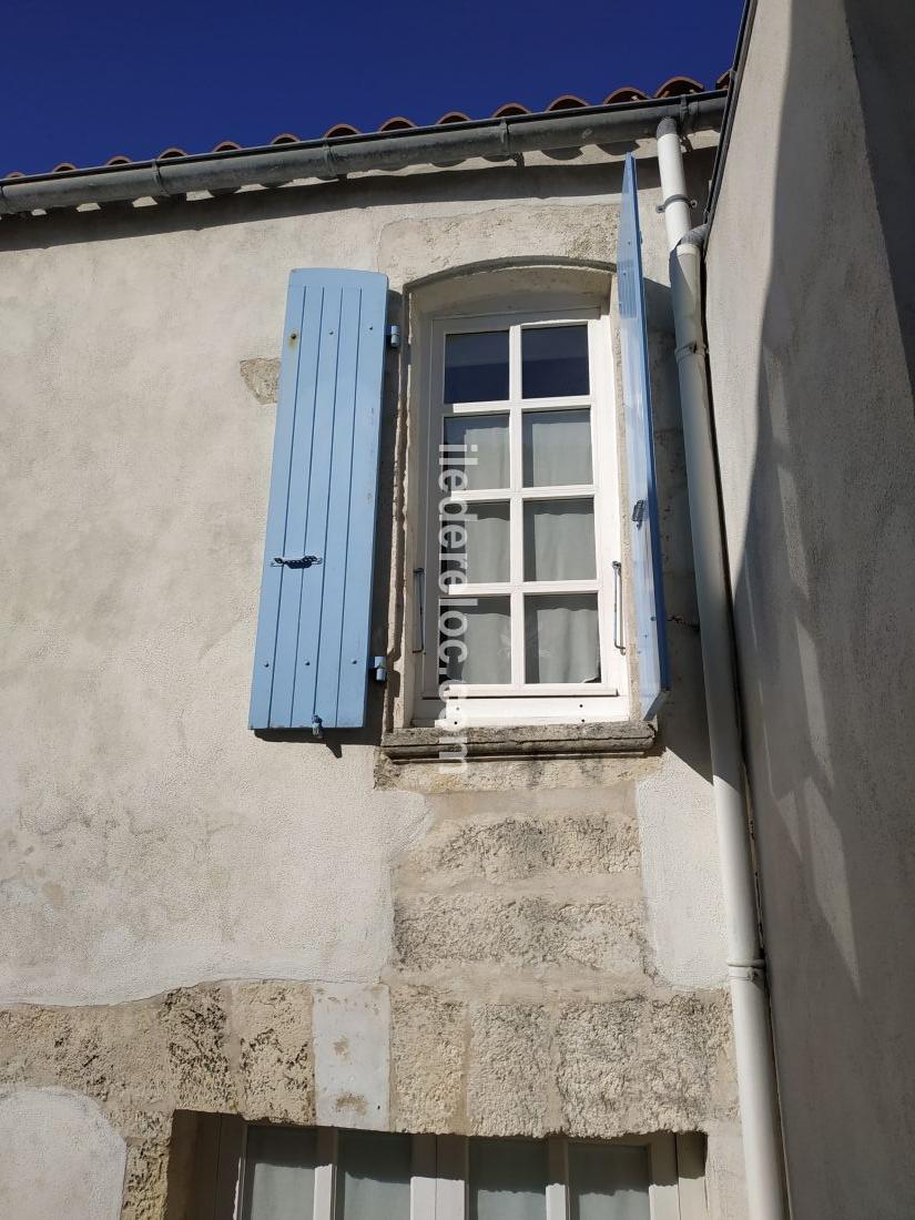Photo 2 : EXTERIEUR d'une maison située à La Flotte-en-Ré, île de Ré.