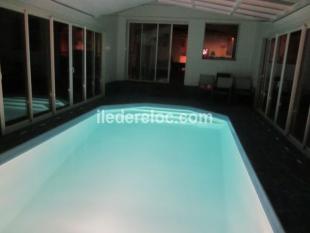 Ile de Ré:Le clos des ajoncs -villa  avec piscine couverte chauffée 12 personnes 