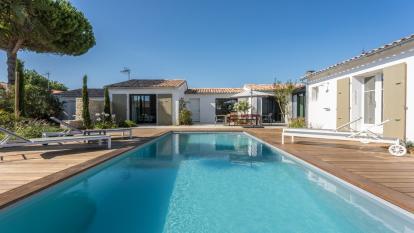 Ile de Ré:Magnifique villa spacieuse avec piscine, entre la plage et le marché pour 8 pe