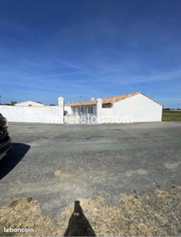 Photo 8 : EXTERIEUR d'une maison située à Saint-Martin-de-Ré, île de Ré.