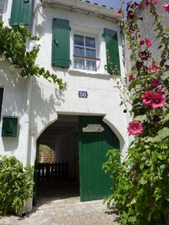 Photo 1 : EXTERIEUR d'une maison située à La Couarde-sur-mer, île de Ré.