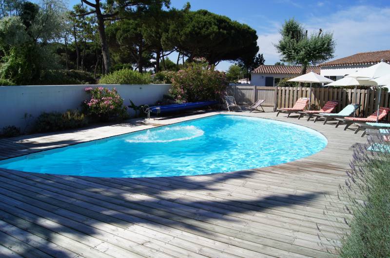 Photo 1 : EXTERIEUR d'une maison située à Le Bois-Plage-en-Ré, île de Ré.