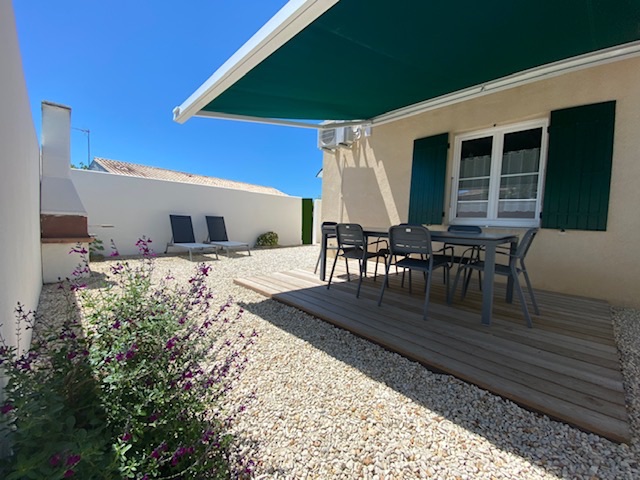 Photo 1 : TERRASSE d'une maison située à La Flotte-en-Ré, île de Ré.