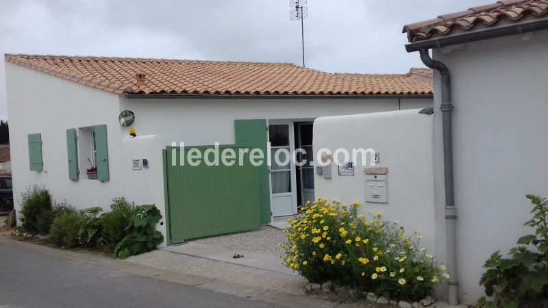 Photo 1 : EXTERIEUR d'une maison située à La Flotte-en-Ré, île de Ré.