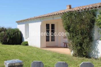 Ile de Ré:Maison de famille avec grand jardin, à 200m de la mer