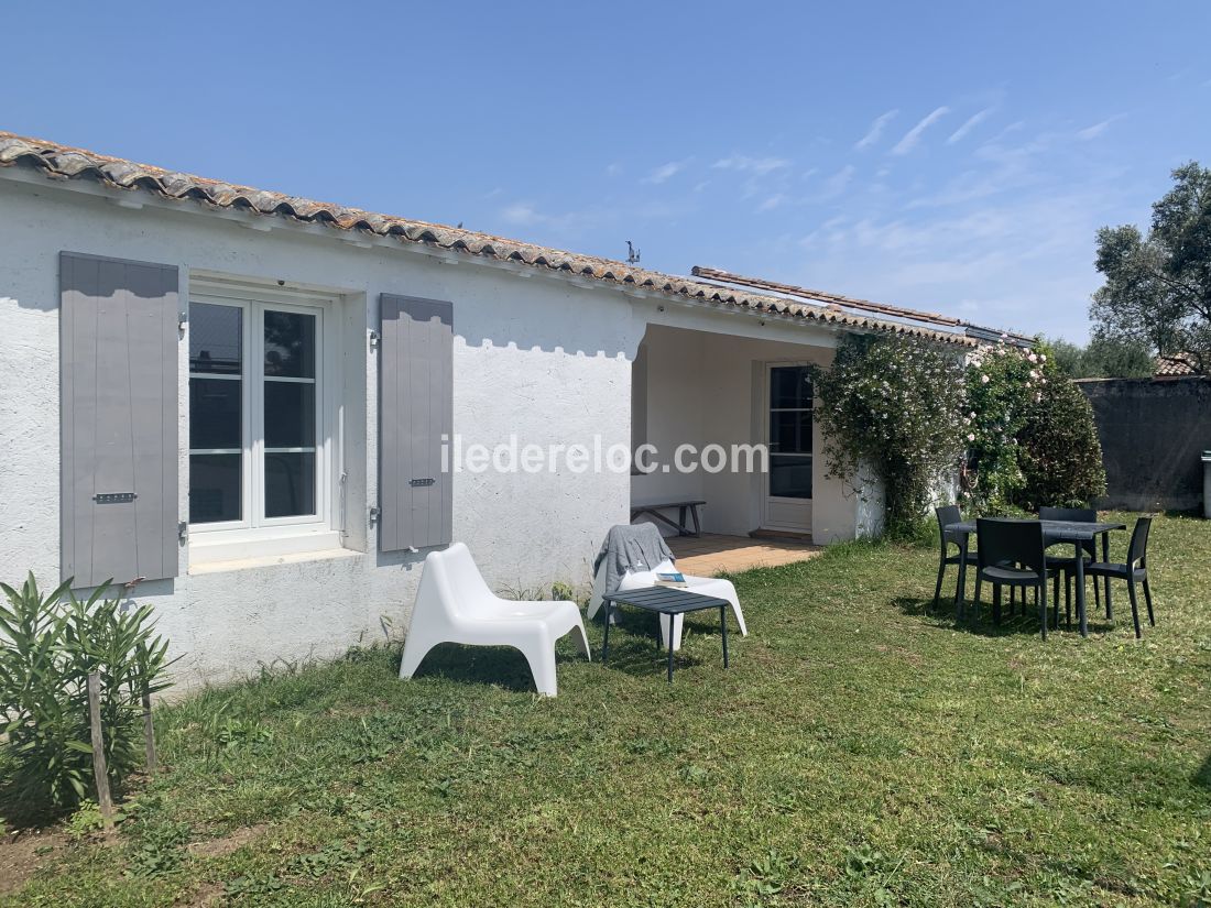 Photo 11 : JARDIN d'une maison située à Loix, île de Ré.