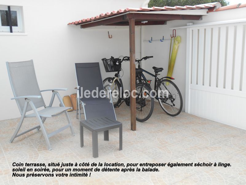 Photo 6 : TERRASSE d'une maison située à Saint-Martin-de-Ré, île de Ré.