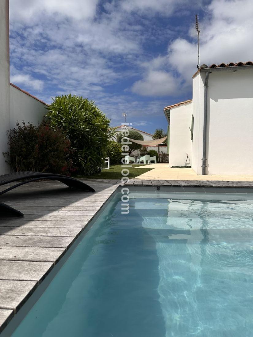 Photo 13 : EXTERIEUR d'une maison située à Rivedoux-Plage, île de Ré.