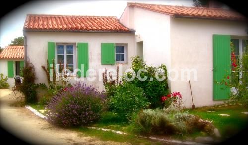 Photo 3 : EXTERIEUR d'une maison située à Le Bois-Plage-en-Ré, île de Ré.