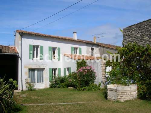 Photo 1 :  d'une maison située à Sainte-Marie-de-Ré, île de Ré.