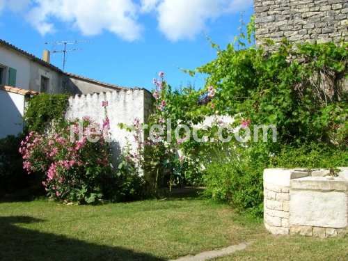 Photo 2 :  d'une maison située à Sainte-Marie-de-Ré, île de Ré.