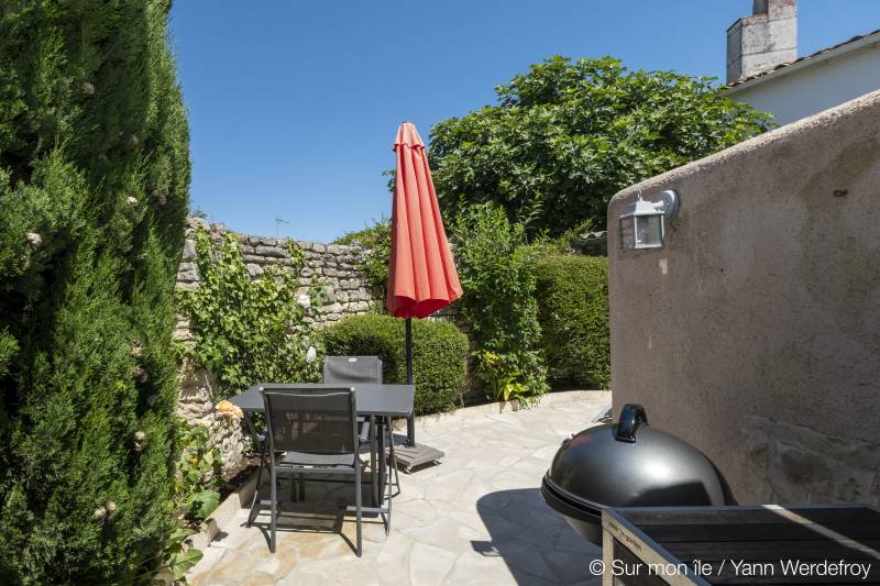 Photo 2 : TERRASSE d'une maison située à La Flotte-en-Ré, île de Ré.