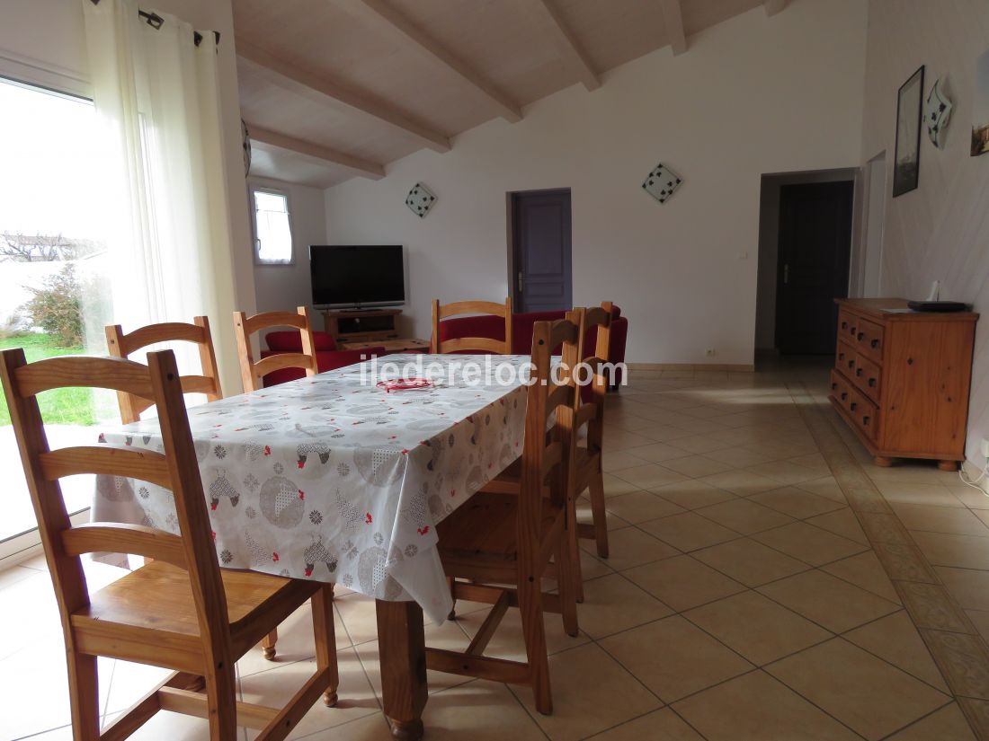 Photo 5 : SEJOUR d'une maison située à Ars en Ré, île de Ré.