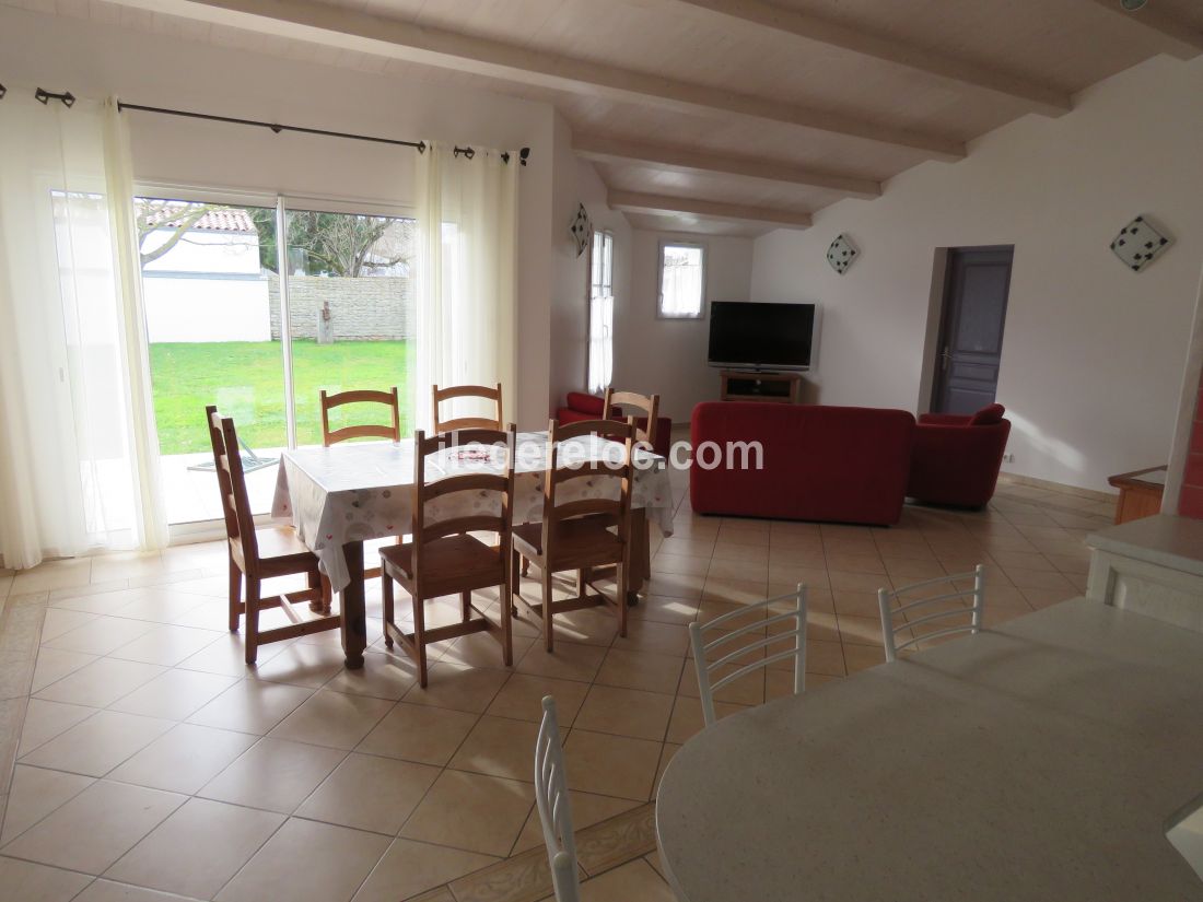 Photo 7 : SEJOUR d'une maison située à Ars en Ré, île de Ré.