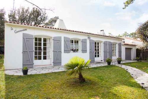 Photo 2 : CUISINE d'une maison située à La Couarde-sur-mer, île de Ré.