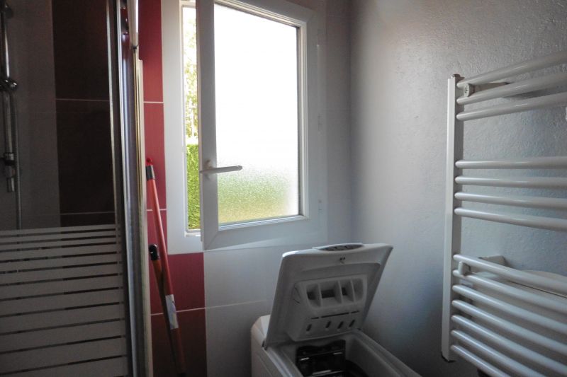 Photo 12 : SALLEDEBAIN d'une maison située à La Couarde-sur-mer, île de Ré.