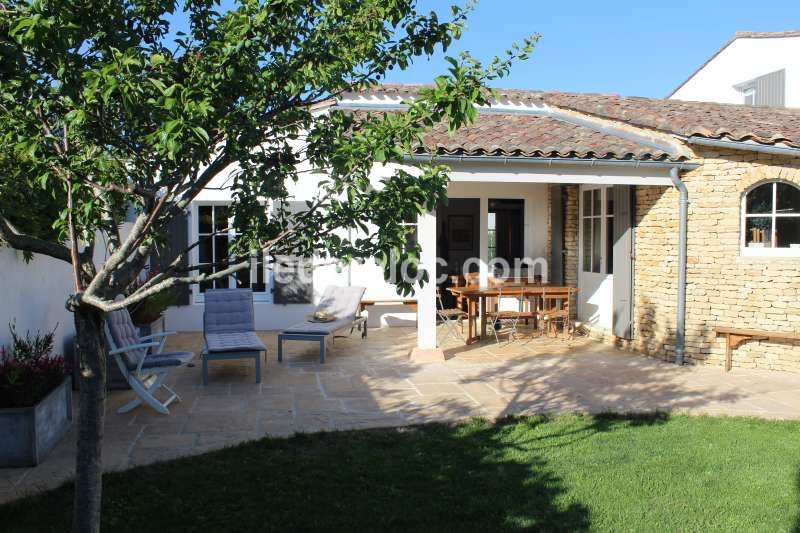 Photo 2 : NC d'une maison située à Les Portes-en-Ré, île de Ré.