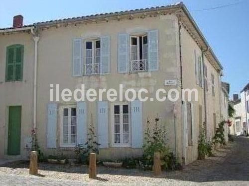 Photo 1 : EXTERIEUR d'une maison située à Saint-Martin-de-Ré, île de Ré.