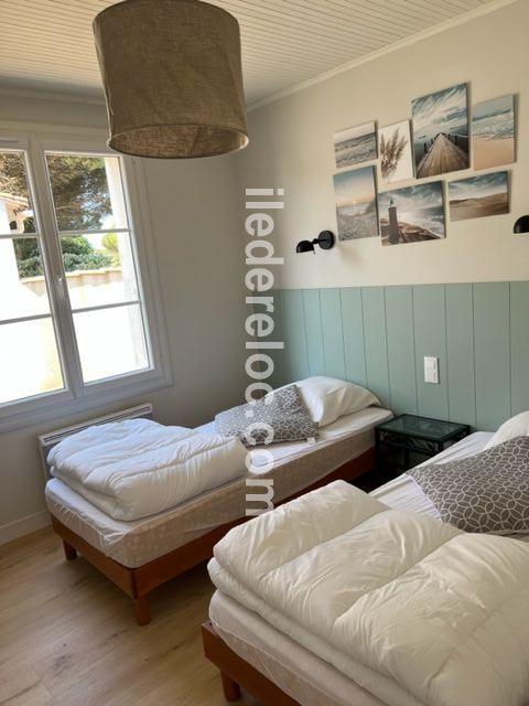 Photo 8 : CHAMBRE d'une maison située à Le Bois-Plage-en-Ré, île de Ré.