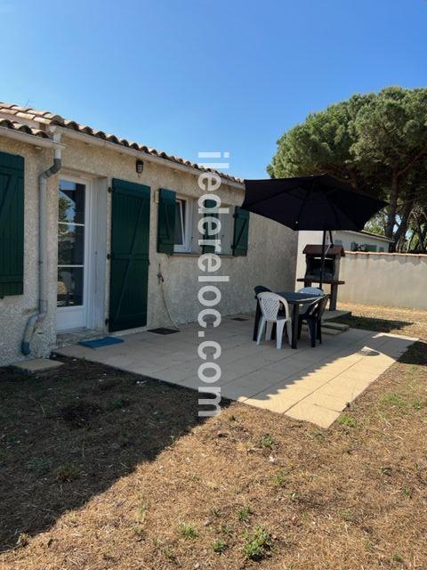 Photo 16 : EXTERIEUR d'une maison située à Le Bois-Plage-en-Ré, île de Ré.