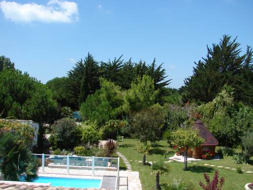 Photo 2 :  d'une maison située à Le Bois-Plage, île de Ré.