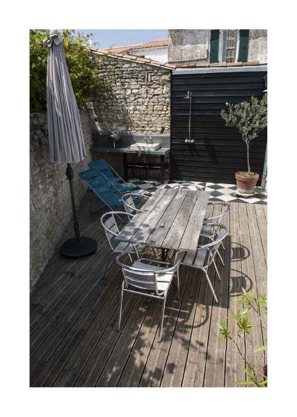 Photo 3 : TERRASSE d'une maison située à Le Bois-Plage-en-Ré, île de Ré.