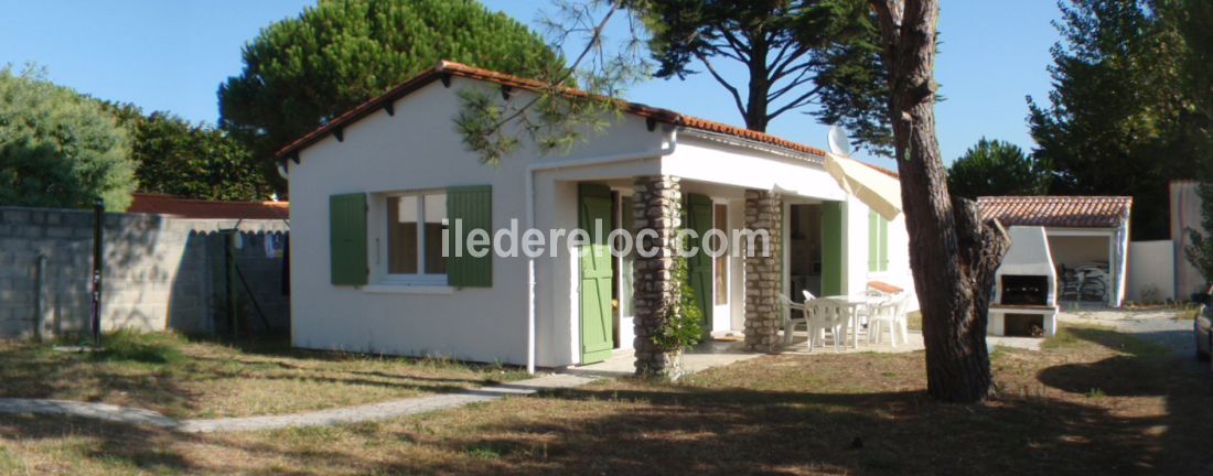 Photo 9 : EXTERIEUR d'une maison situ&eacute;e &agrave; Rivedoux-Plage, &icirc;le de R&eacute;.