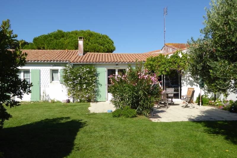 Photo 1 : EXTERIEUR d'une maison située à La Couarde-sur-mer, île de Ré.