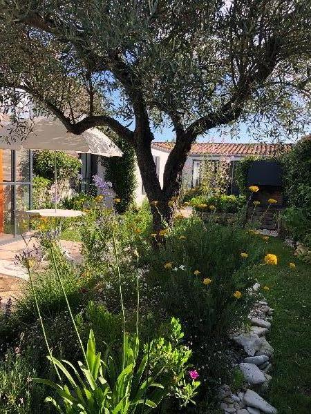 Photo 22 : JARDIN d'une maison située à Saint-Martin-de-Ré, île de Ré.