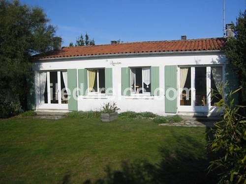 Photo 1 : EXTERIEUR d'une maison située à La Couarde, île de Ré.