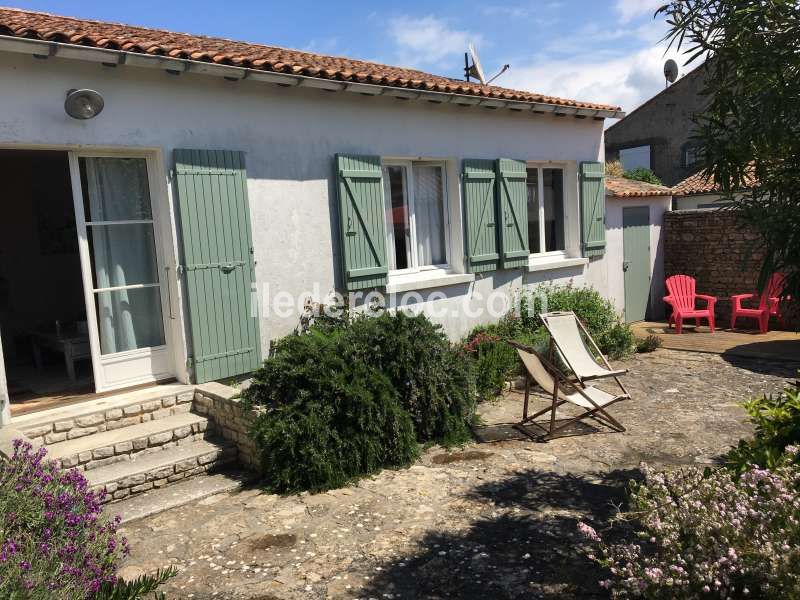 Photo 3 : JARDIN d'une maison située à Ars en Ré, île de Ré.