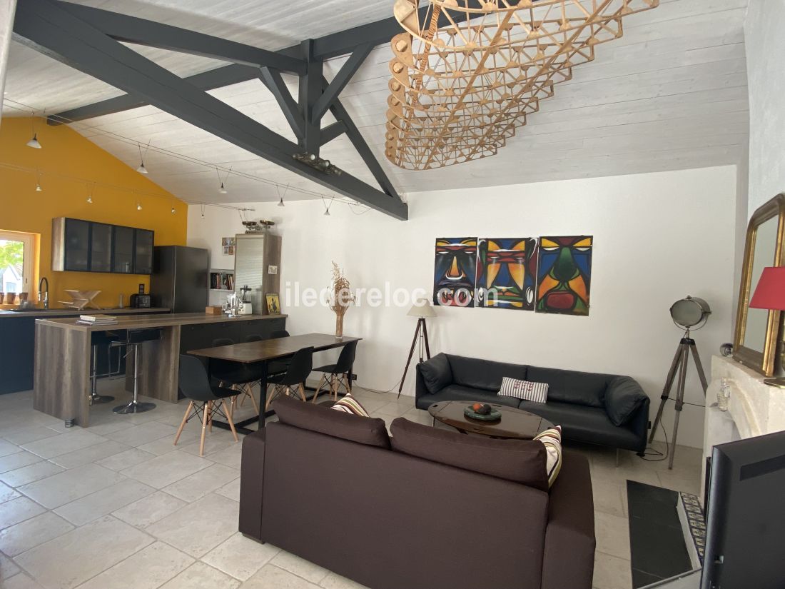 Photo 9 : SEJOUR d'une maison situ&eacute;e &agrave; Saint-Cl&eacute;ment-des-Baleines, &icirc;le de R&eacute;.