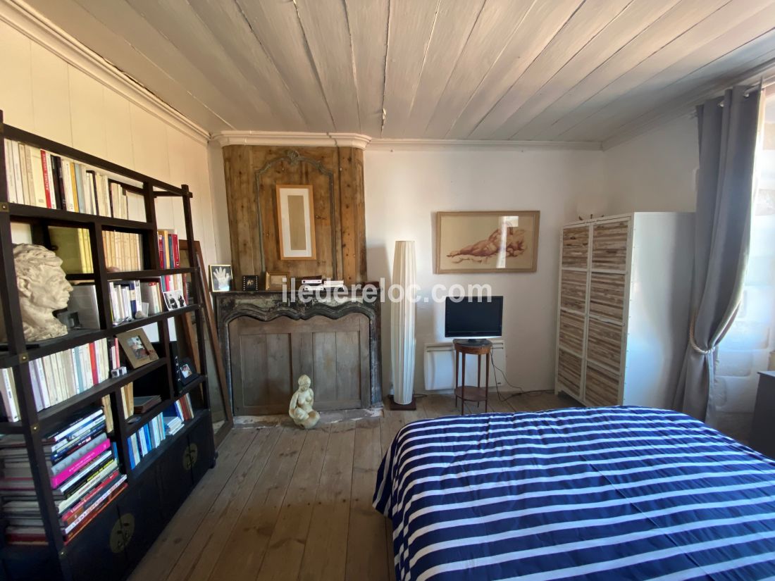 Photo 8 : CHAMBRE d'une maison située à Saint-Clément-des-Baleines, île de Ré.