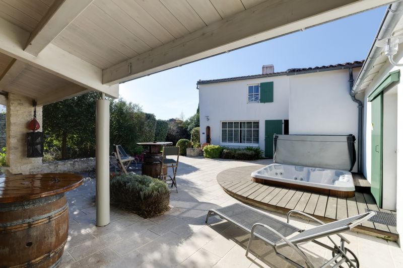 Photo 1 : NC d'une maison située à Rivedoux, île de Ré.