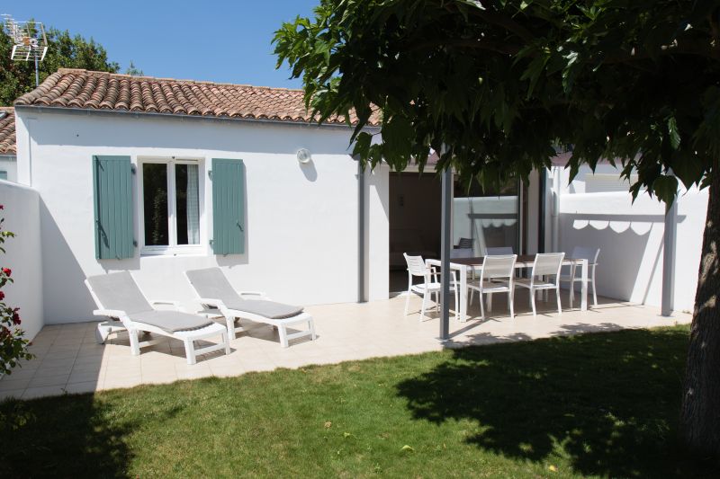 Photo 8 : EXTERIEUR d'une maison située à Saint-Clément-des-Baleines, île de Ré.