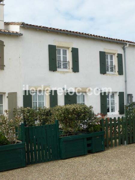 Photo 26 : EXTERIEUR d'une maison située à La Flotte-en-Ré, île de Ré.