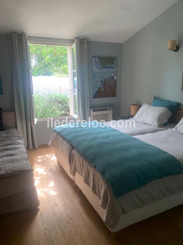 Photo 10 : CHAMBRE d'une maison située à Le Bois-Plage-en-Ré, île de Ré.