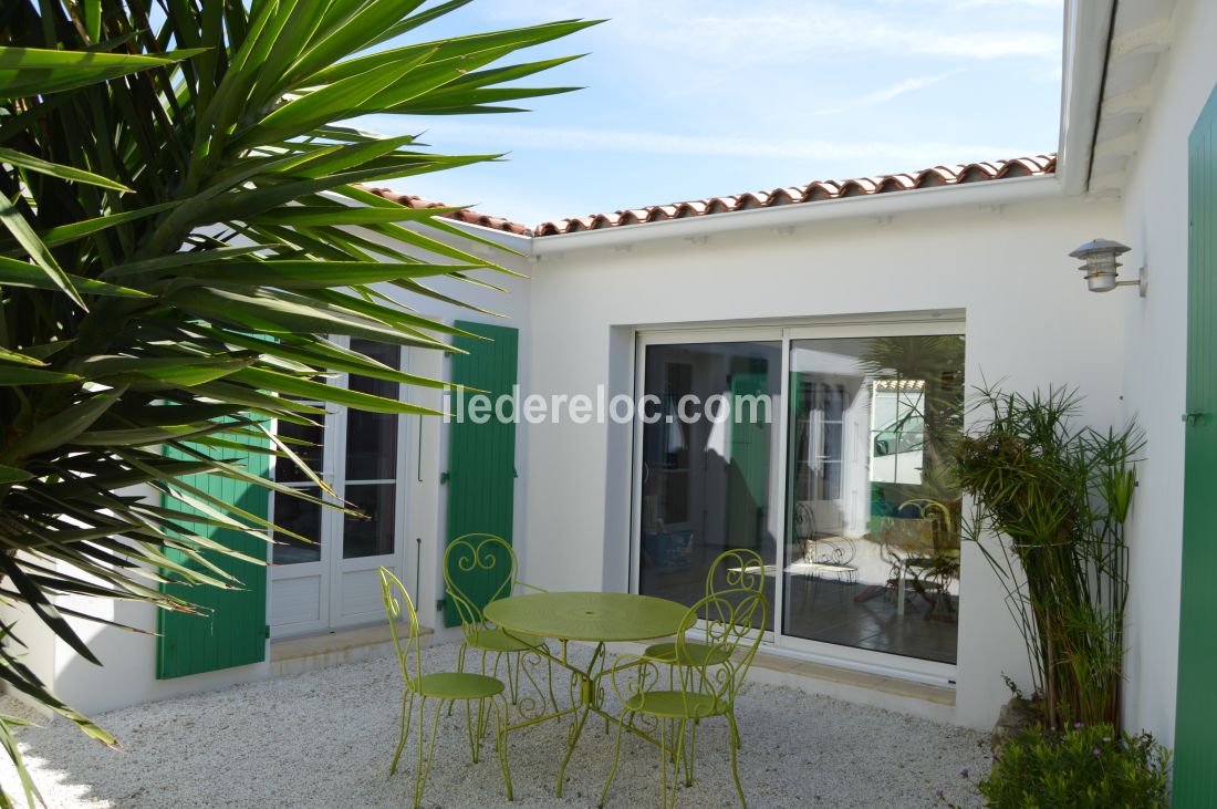 Photo 16 : PATIO d'une maison située à Ars en Ré, île de Ré.