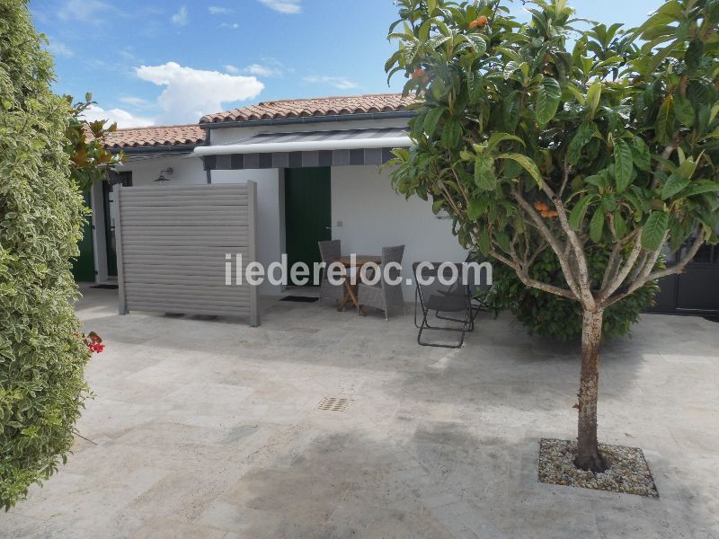 Photo 1 : TERRASSE d'une maison située à La Flotte, île de Ré.