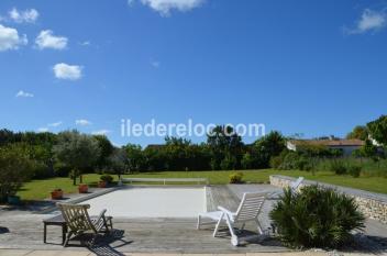 ile de ré Belle maison spacieuse avec piscine chauffe sur un grand terrain clos