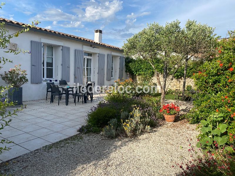 Photo 2 : NC d'une maison située à La Couarde-sur-mer, île de Ré.