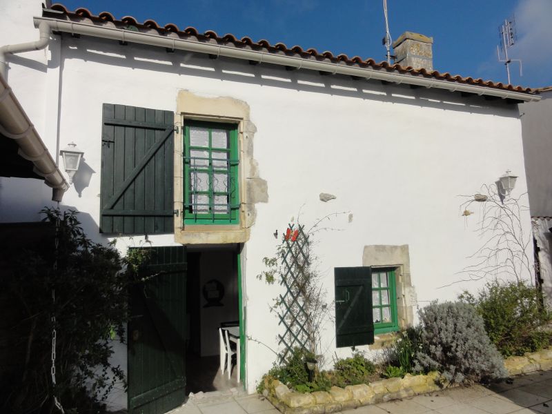 Photo 1 : EXTERIEUR d'une maison située à Loix, île de Ré.