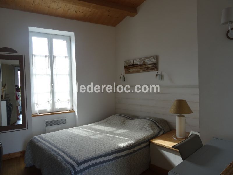 Photo 18 : CHAMBRE d'une maison située à La Flotte-en-Ré, île de Ré.