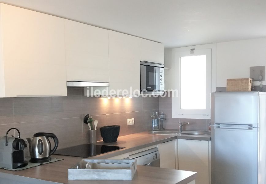 Photo 20 : CUISINE d'une maison située à La Couarde-sur-mer, île de Ré.