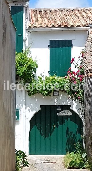 Photo 47 : EXTERIEUR d'une maison située à La Couarde-sur-mer, île de Ré.