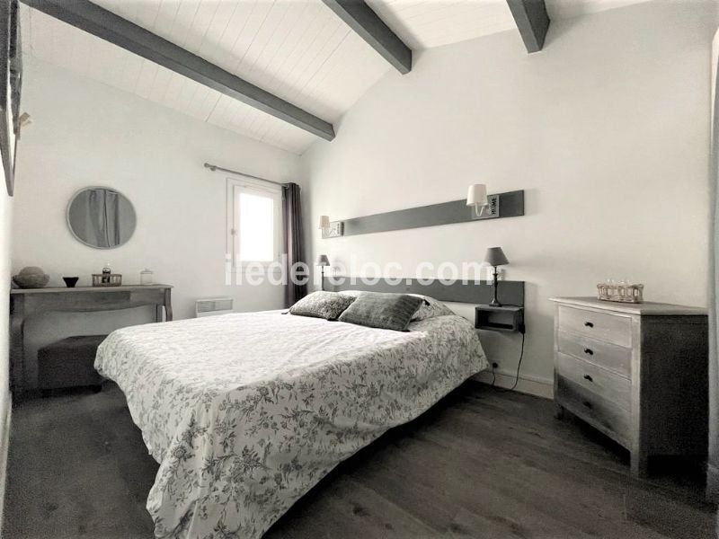 Photo 25 : CHAMBRE d'une maison située à La Couarde-sur-mer, île de Ré.