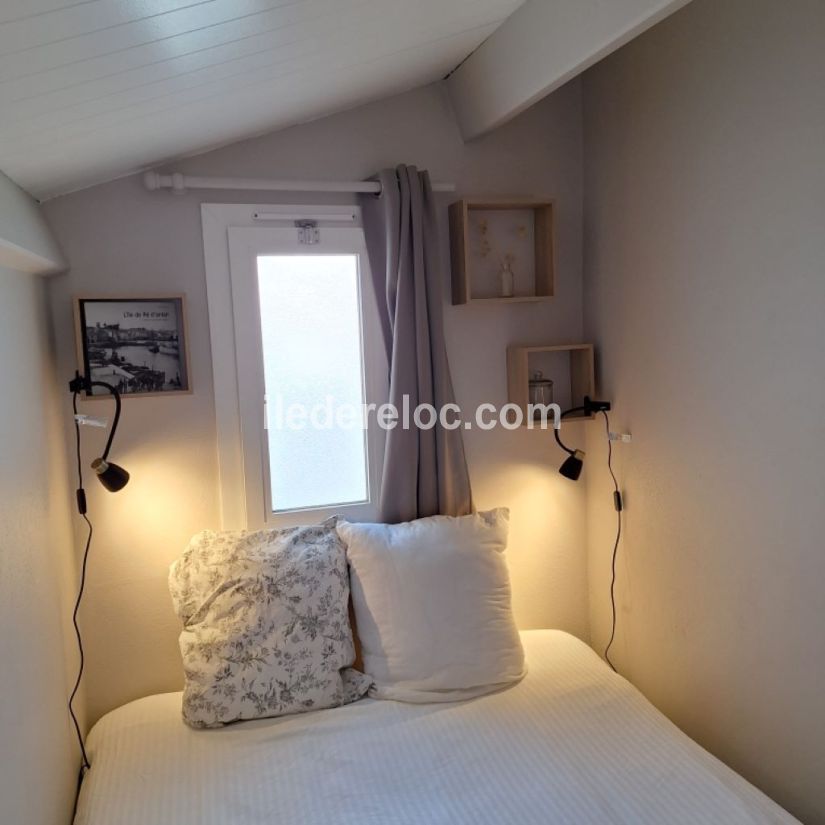Photo 29 : CHAMBRE d'une maison située à La Couarde-sur-mer, île de Ré.