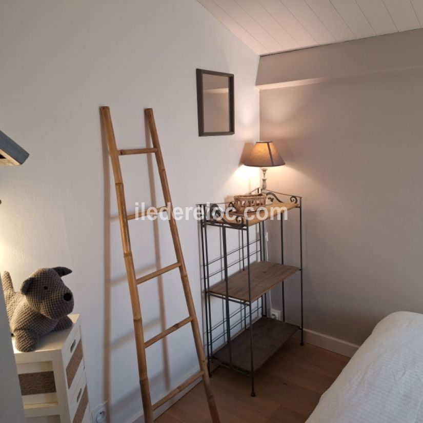 Photo 30 : CHAMBRE d'une maison située à La Couarde-sur-mer, île de Ré.