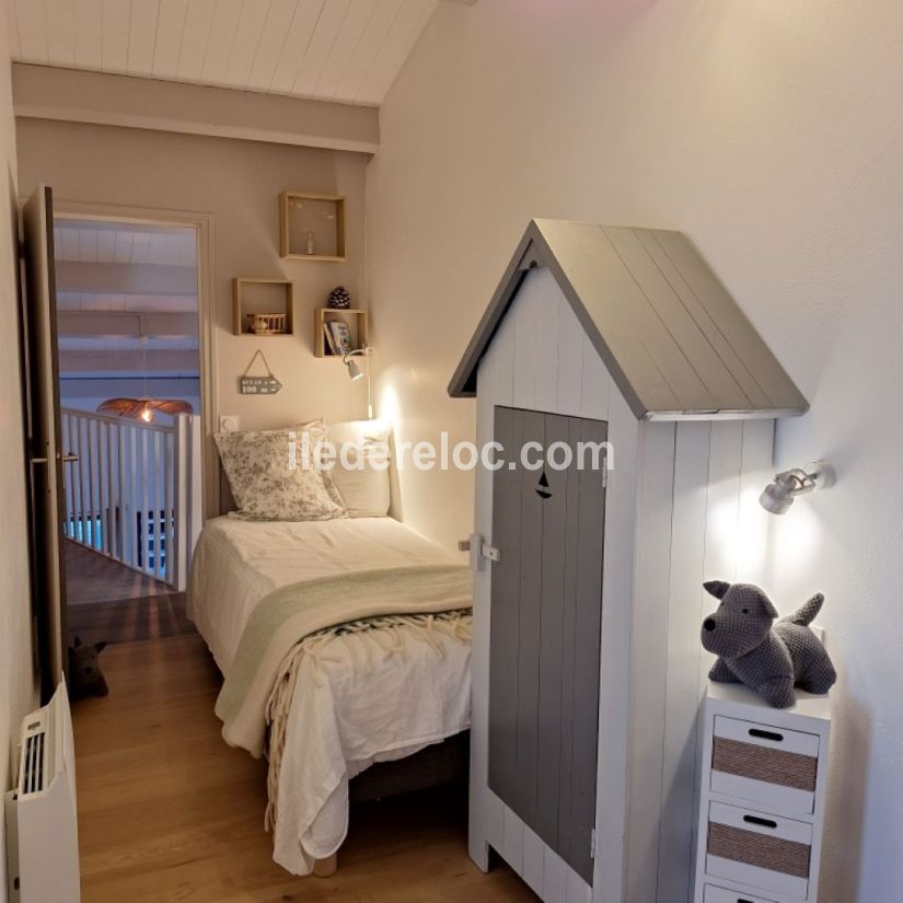 Photo 33 : CHAMBRE d'une maison située à La Couarde-sur-mer, île de Ré.
