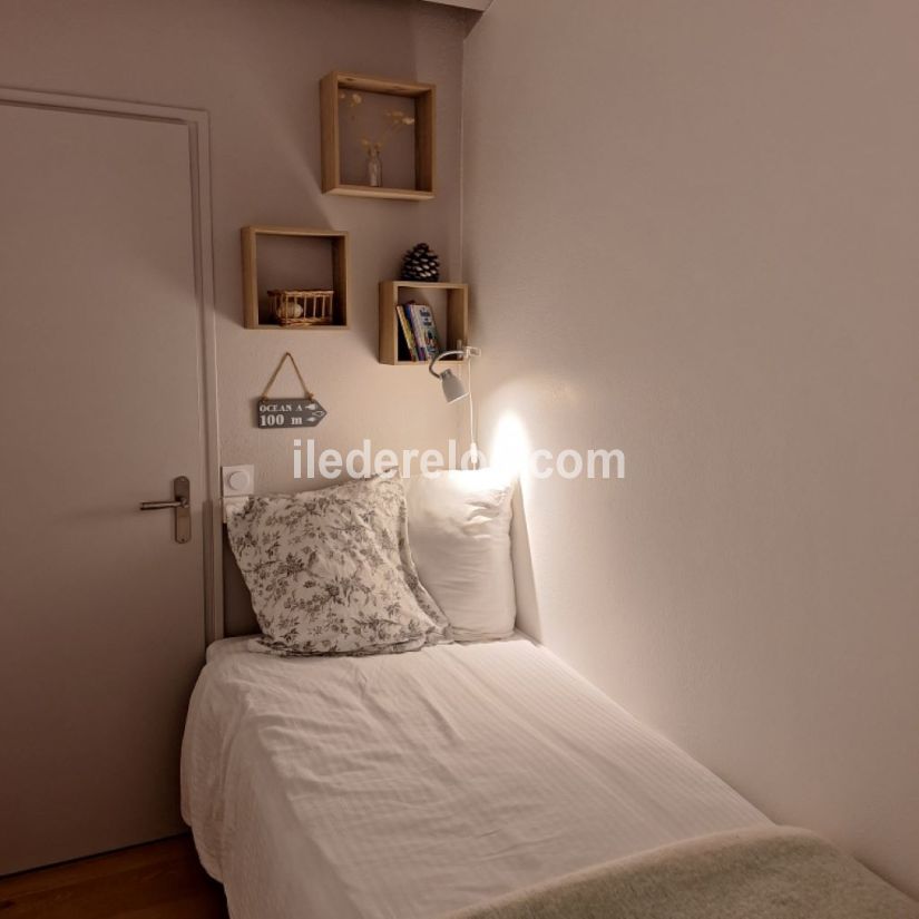 Photo 34 : CHAMBRE d'une maison située à La Couarde-sur-mer, île de Ré.